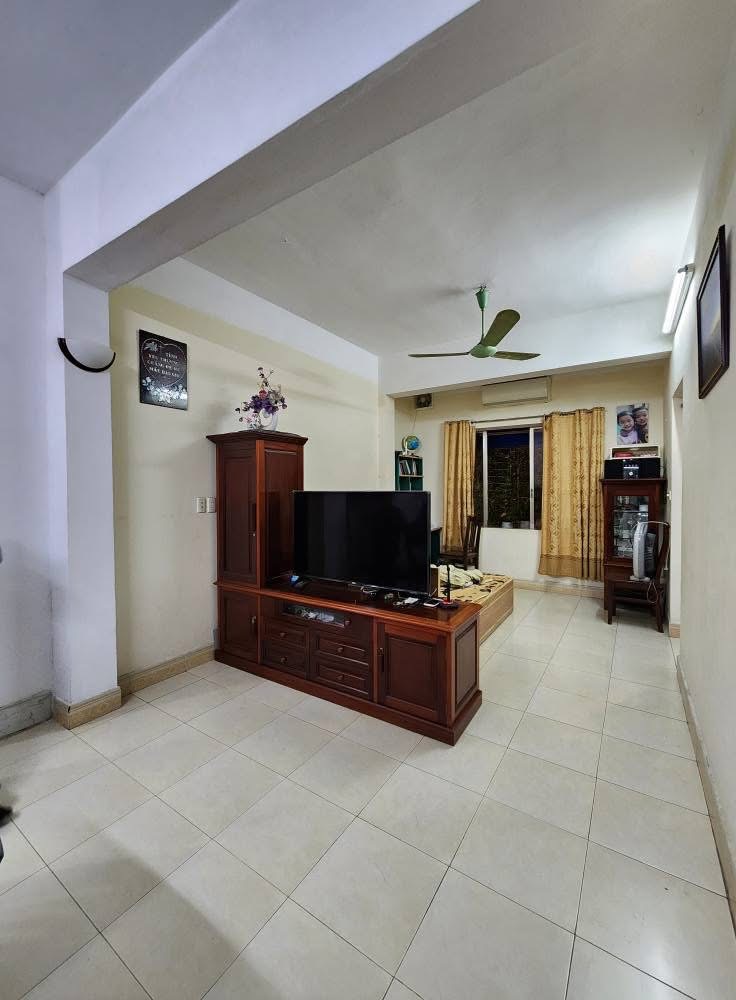 BÁN CĂN HỘ TẬP THỂ T2 THỌ LÃO HAI BÀ TRƯNG - 60M 2PN - NHỈNH 4 TỶ SỔ ĐỎ TO CÓ NHA ĐỂ XE CÓ BẢO VỆ 24/7