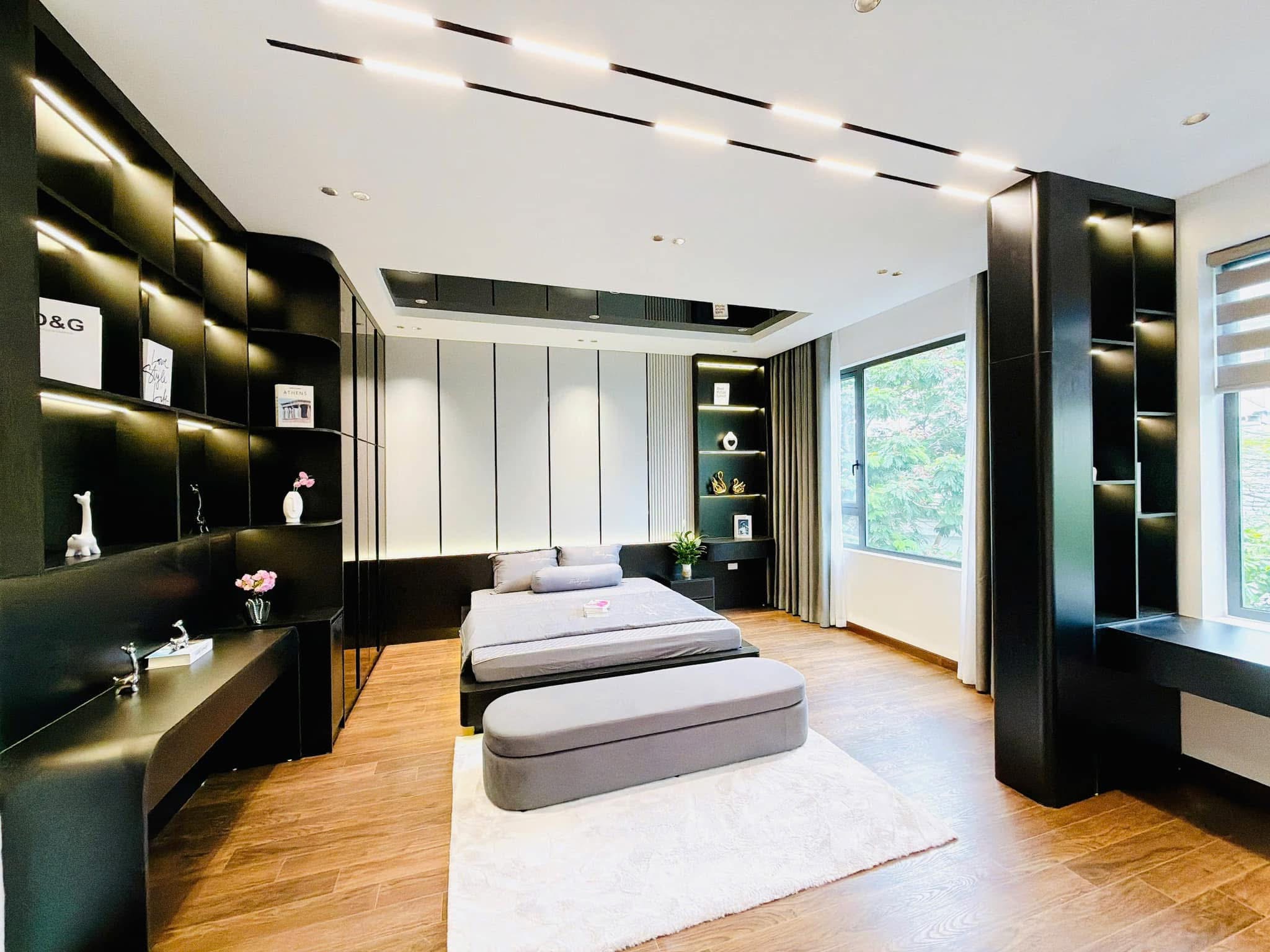 PHÂN LÔ Ô TÔ TRÁNH, NGÕ 8 PHỐ MẠC THÁI TỔ DT 42m x 6T, GIÁ CHÀO 19 TỶ