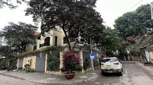 Chính chủ bán nhà phân lô liền kề Hoàng Quốc Việt 122m căn góc giá 51,9tỷ