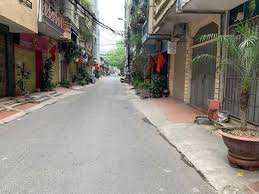 Bán nhà liền kề mặt ngõ đường Cầu Giấy 105m², mặt tiền 6,6m giá 31,8 tỷ