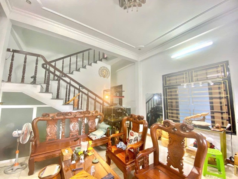 ► MT đường 10.5m Tiểu La, gần Chợ Hòa Cường, 180m2, ngang 6.7m, Ô tô đậu 2 chiều , chỉ 95tr/m2