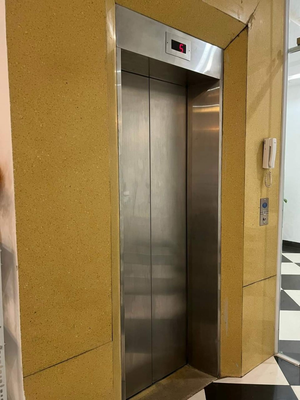 Cho thuê nhà, PCCC, Thang máy, Vỉa hè, 125m2_ 6T, Quang Trung-88 Tr