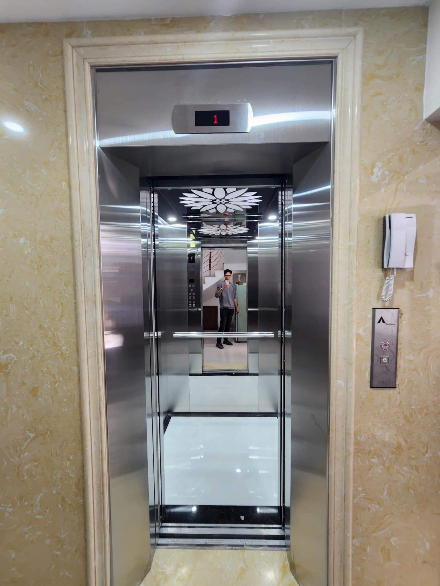 Cho thuê nhà, pccc, Thang máy, Vỉa hè, 111m2_ 5T, Phố Đào Tấn-50 Tr