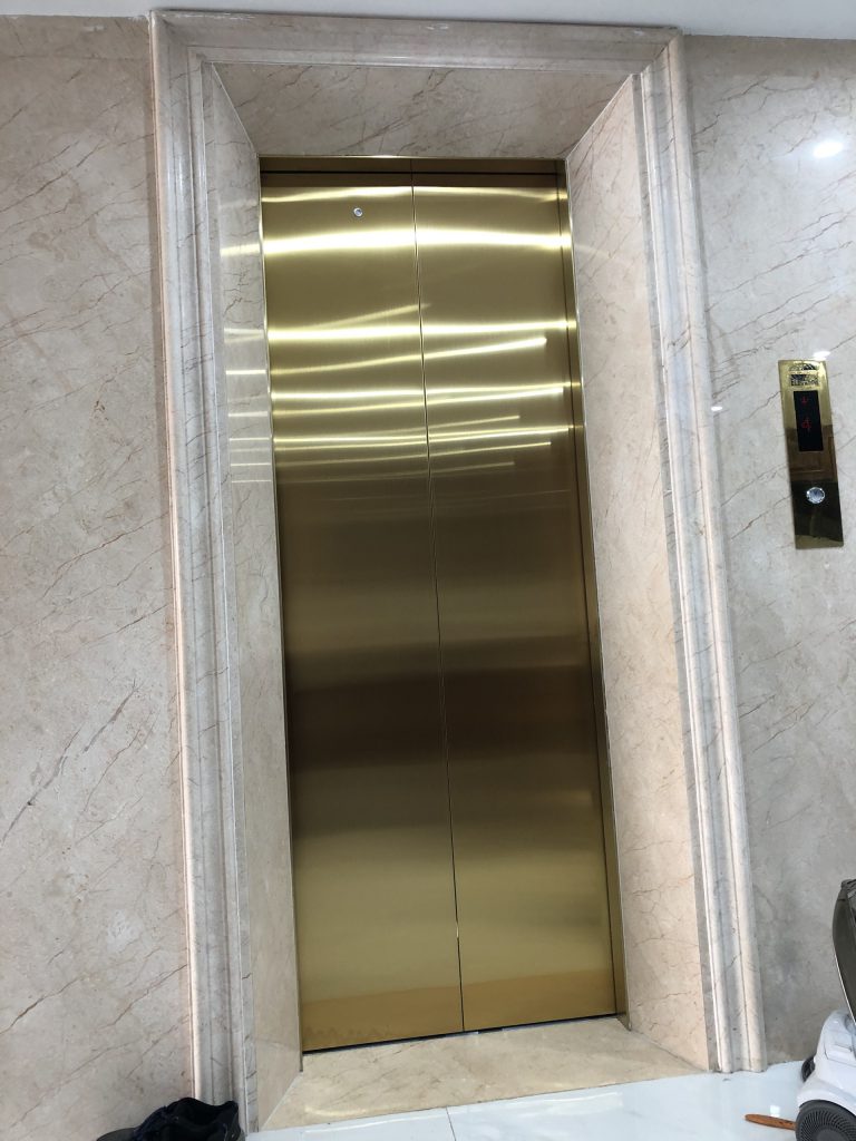 Tôi cho thuê nhà mới, hai cửa đi, 105m2_ 5T; vỉa hè, Minh Khai-30 Tr