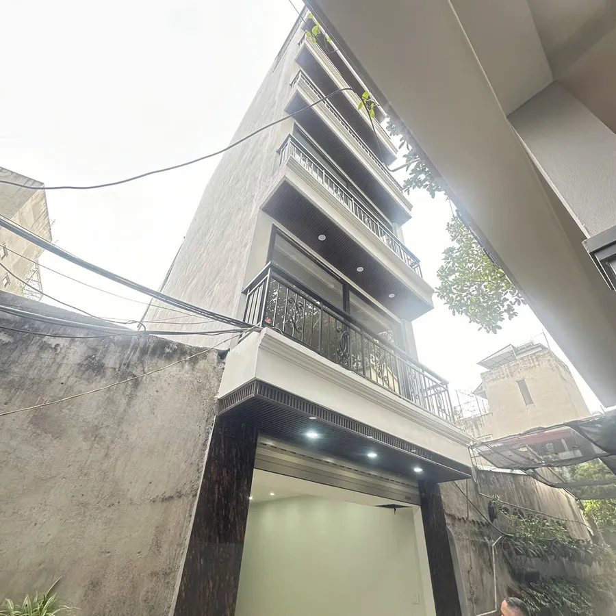 NHÀ MỚI Ô TÔ ĐỖ CỬA FULL NỘI THÂT Phố Nguyễn Lam 45m2 6 tầng 11.8 tỷ Long Biên- Hà Nội.