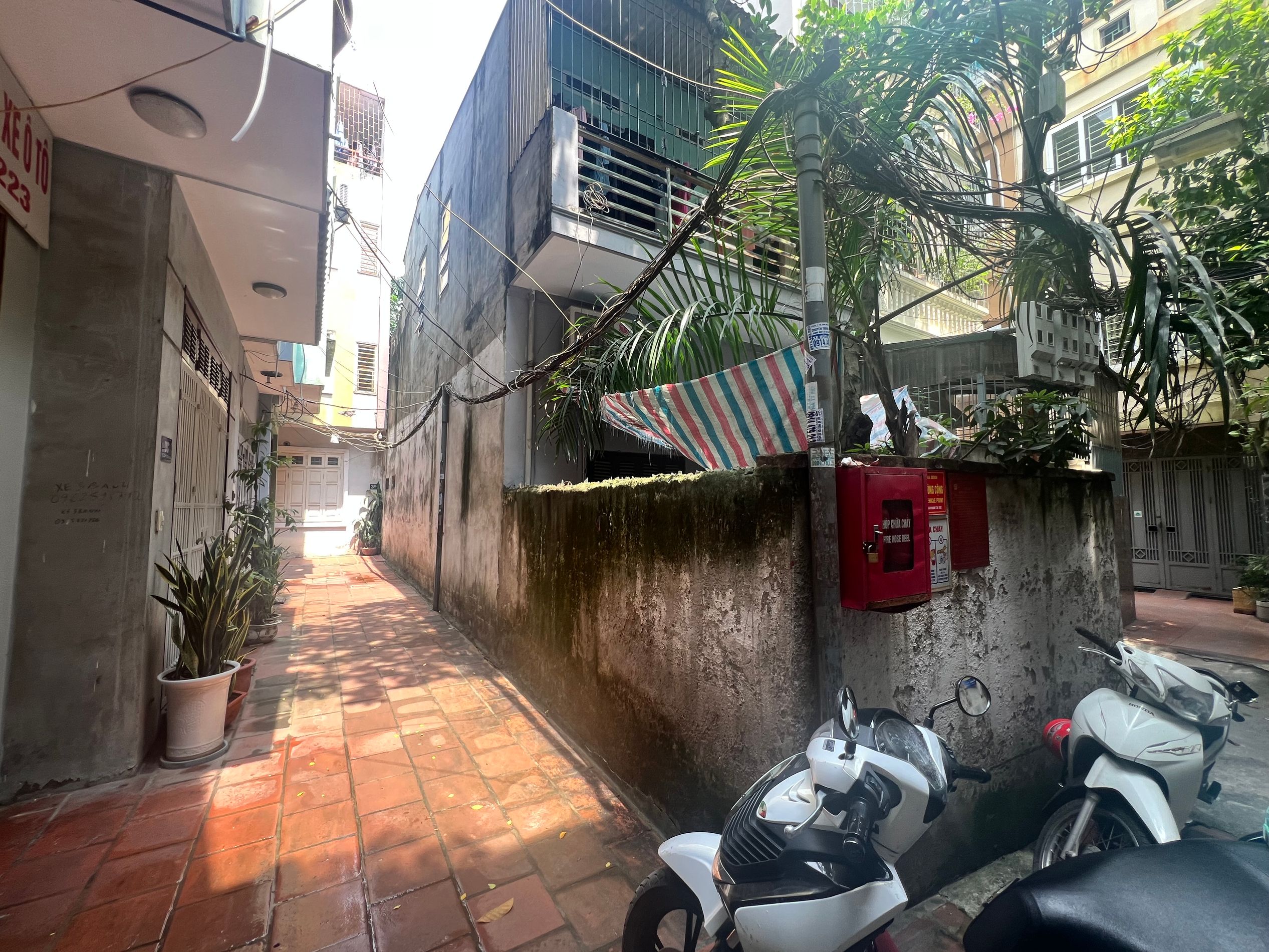 [186] KHƯƠNG ĐÌNH 30M RA PHỐ, 2 TẦNG CŨ XÁC ĐỊNH BÁN ĐẤT LÔ GÓC 2 THOÁNG, CỰC DẸP