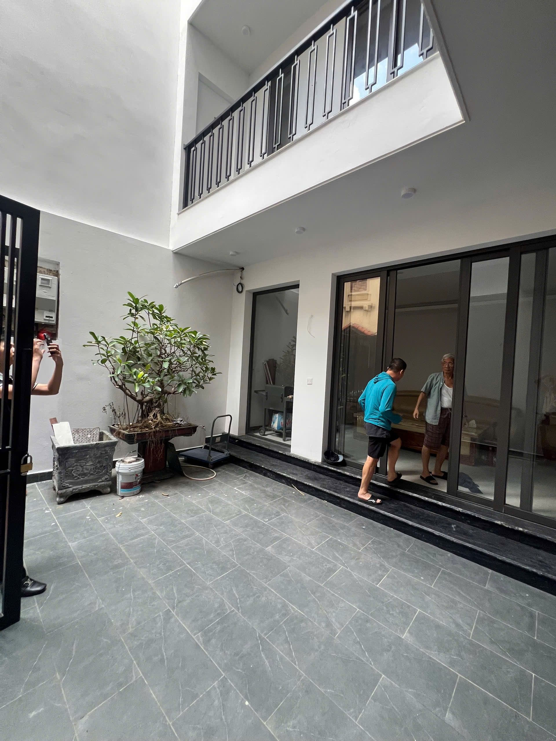 NGUYỄN THÁI HỌC - BIỆT THỰ HIỆN ĐẠI - GIỮA LÒNG BA ĐÌNH THỦ ĐÔ - CÁCH MẶT PHỐ HƠN 10M - THANG MÁY - KHÔNG CÓ CĂN THỨ 2