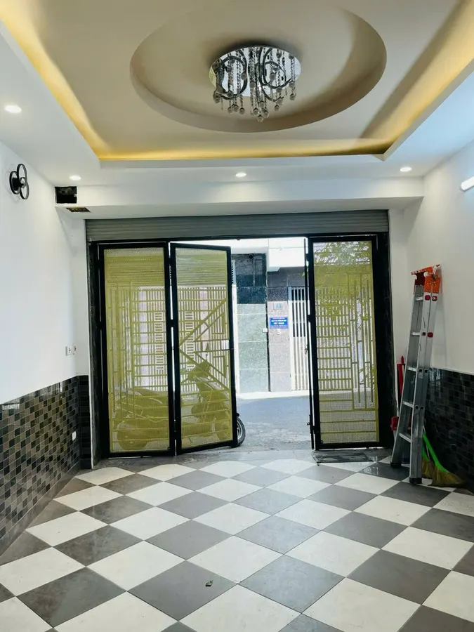 BÁN NHÀ NGUYỄN KHANG, CẦU GIẤY, GARA Ô TÔ, KINH DOANH, 42m2 x 5 TẦNG, MT4,2m, NHỈNH 18 TỶ