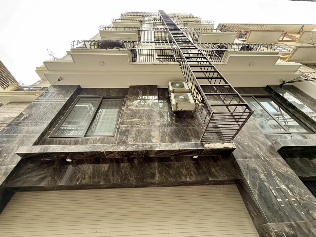 Chung cư mini 32P khép kín Nguyễn Khang - Cầu Giấy, 8 tầng thang máy, dòng tiền 2,2 tỷ/năm, 59.2 tỷ