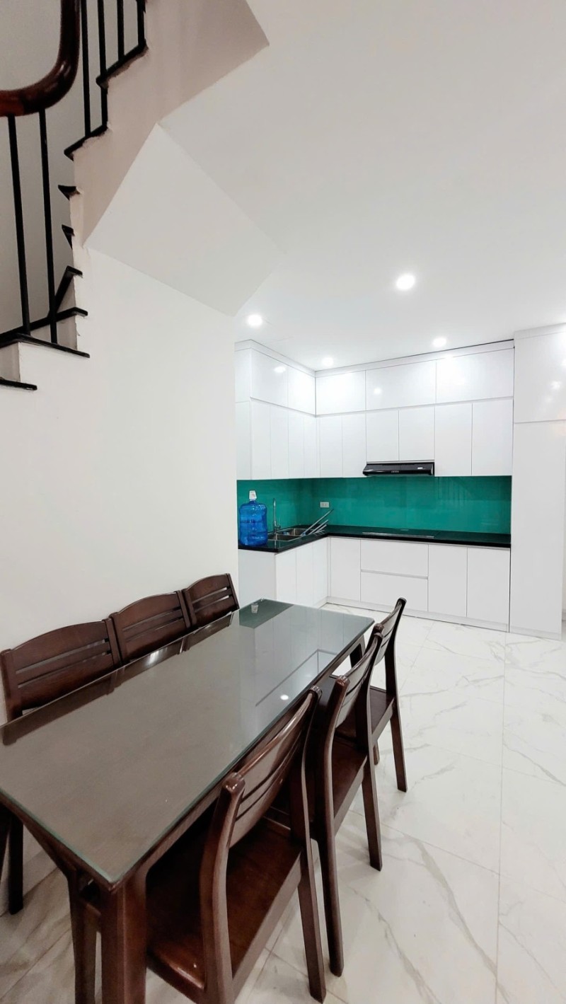 ** SIÊU PHẨM BẮC CẦU – LONG BIÊN NHÀ ĐẸP 35M2, 4 TẦNG – NGÕ RỘNG THOÁNG CHỈ 5,55 tỷ **