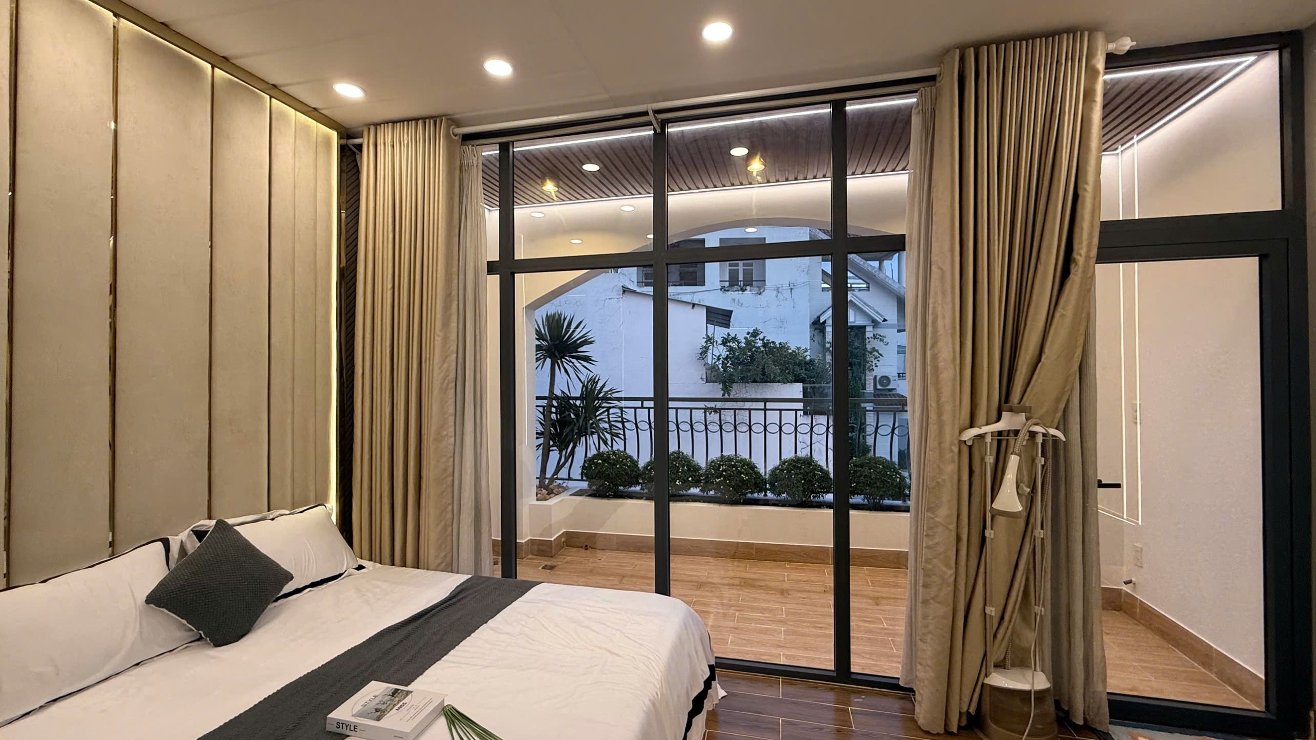 NGỘP BANK! Nhà Đẹp 75M² 3 Tầng QUANG TRUNG P8 – 6.x Tỷ TL!