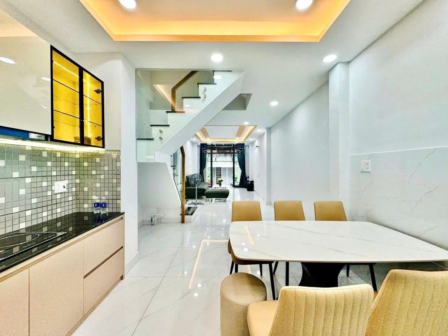 Bán nhà hẻm Nguyễn Hồng Đào, phường 14 Tân Bình (4*23) 3 tầng