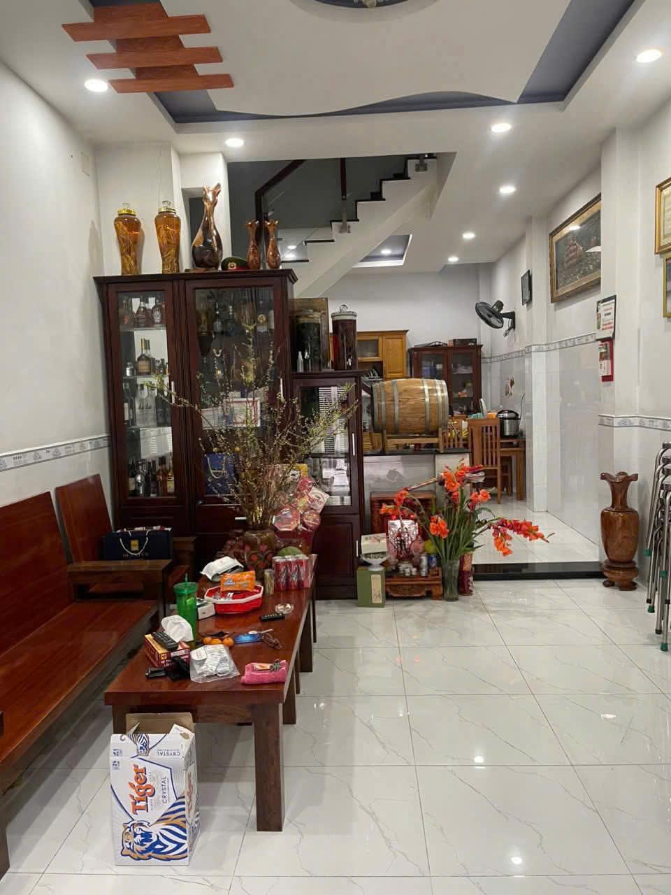 Bán nhà hxh Cách Mạng Tháng Tám, phường 7, Tân Bình; (4x11) - 7,5 tỷ