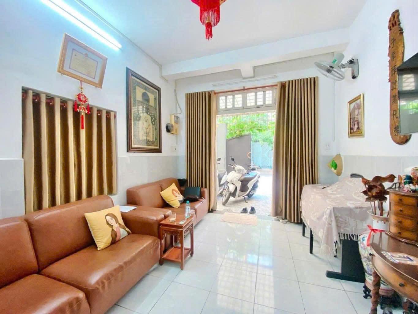 Bán nhà hẻm xe hơi Hoàng Sa, phường 5 Tân Bình (4*14) - 3 tầng