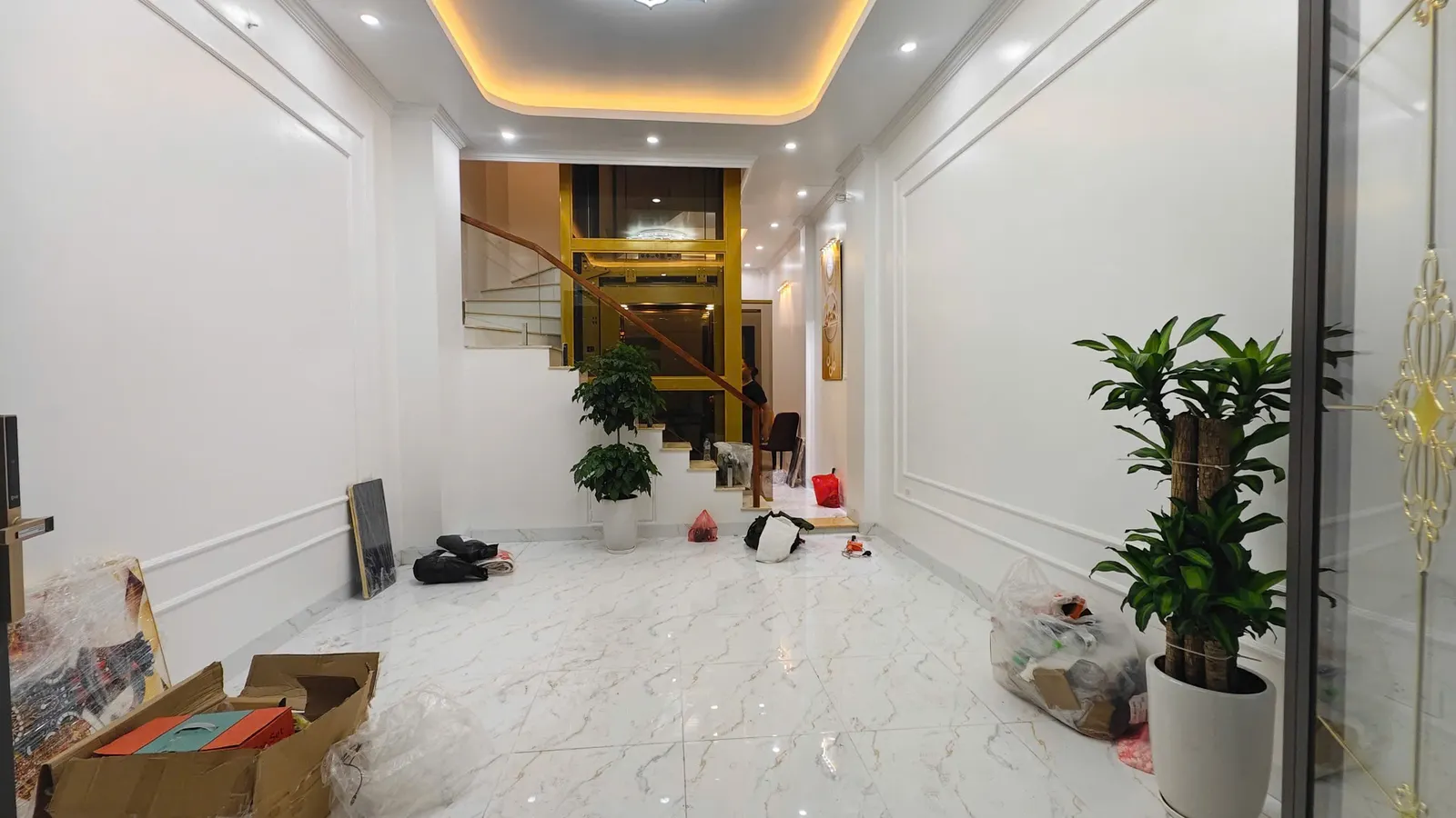 Phân lô Thái Hà – 40m² – 5 tầng thang máy – sổ đỏ, vị trí gần phố