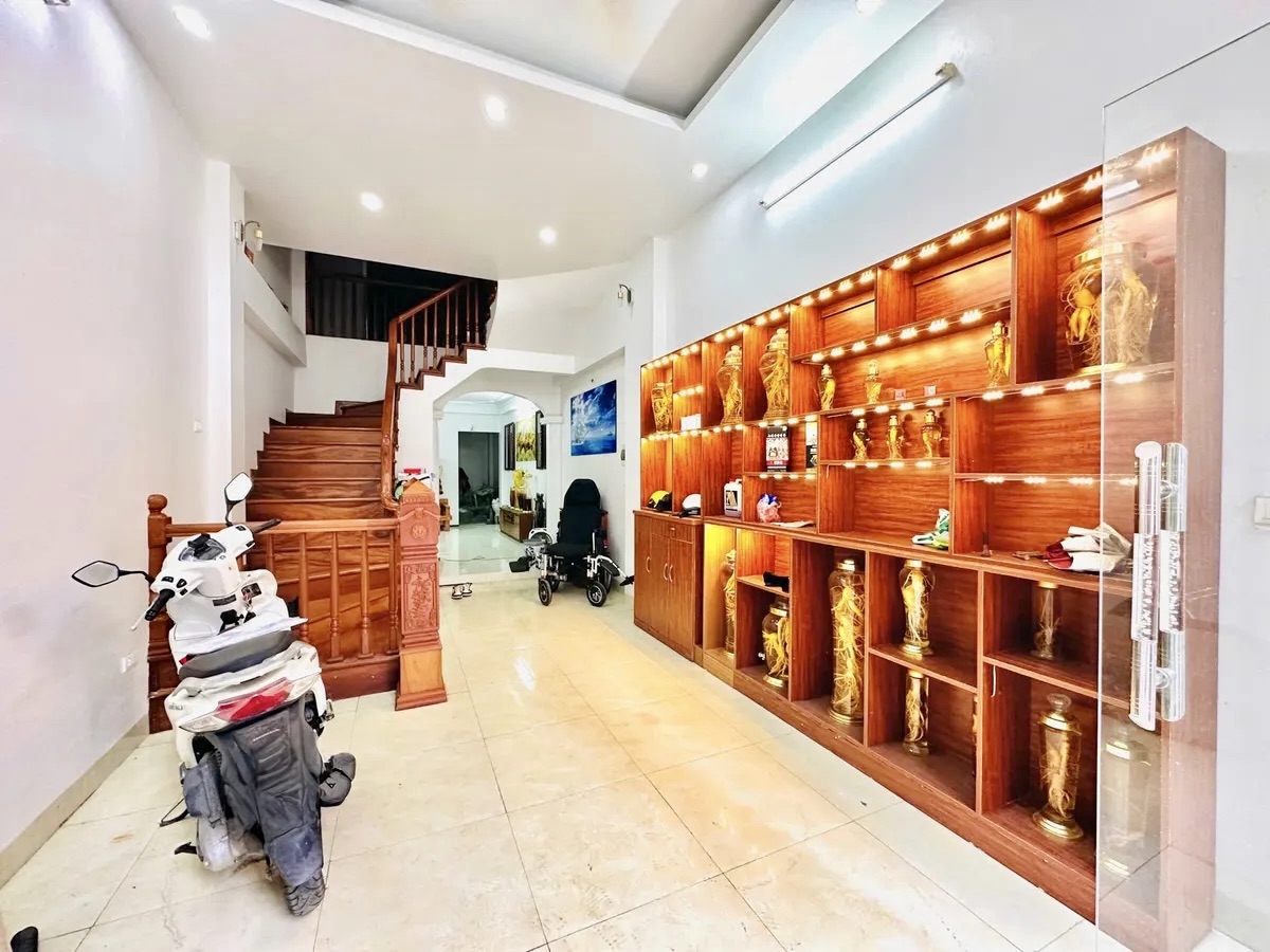 Bán Nhà Phân Lô Trung Kính - Trung Tâm Cầu Giấy, 54m, 6 tầng, Gara Ô Tô, Ngõ Nông, 22.5 Tỷ