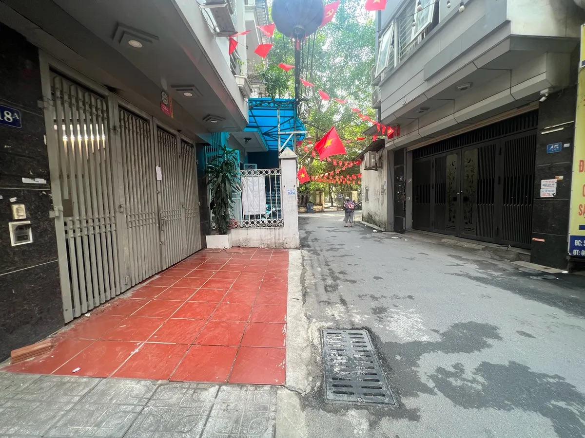 Bán nhà 74m2, Trung Kính - Cầu Giấy, Dân Xây 6 Tầng, Gara ô tô 7 chỗ, Ngõ Thông, Ở Ngay, 23,4 tỷ