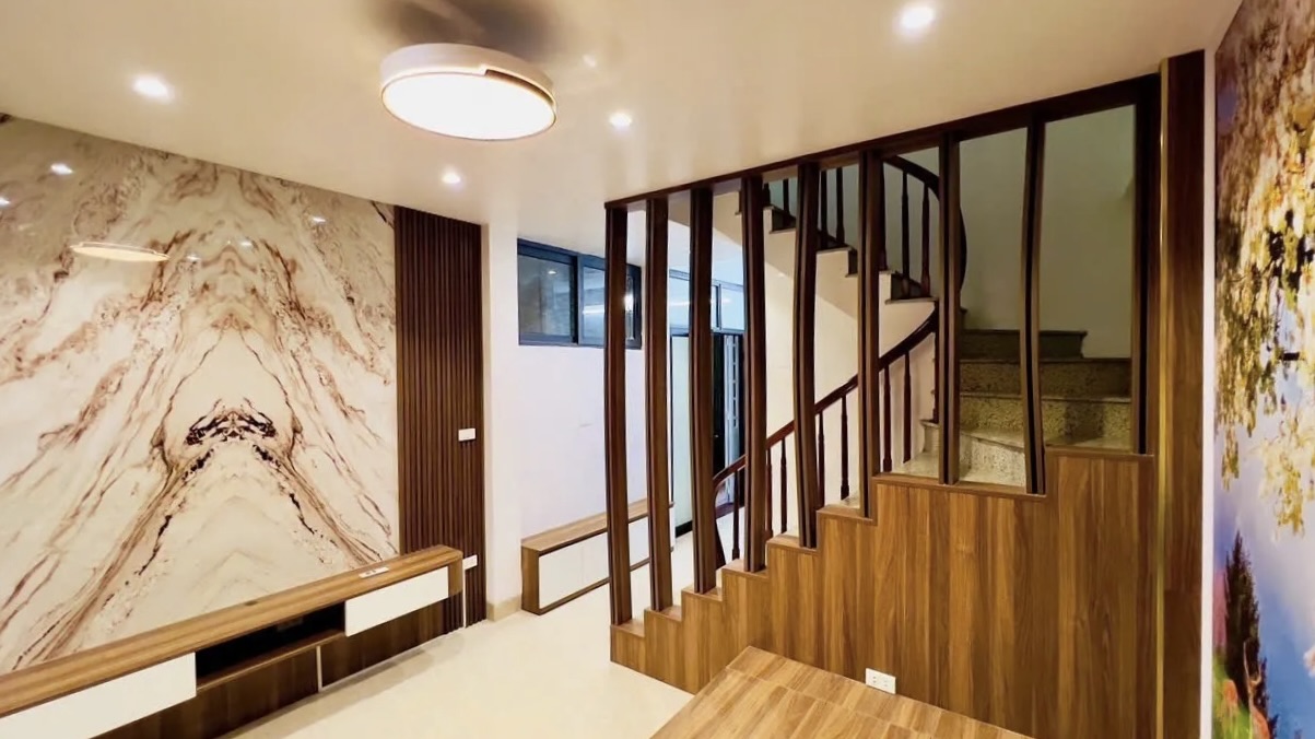 Bán nhà 5 tầng Trung tâm Đống Đa – 7m mặt tiền, sổ đỏ, giá 7,85 tỷ