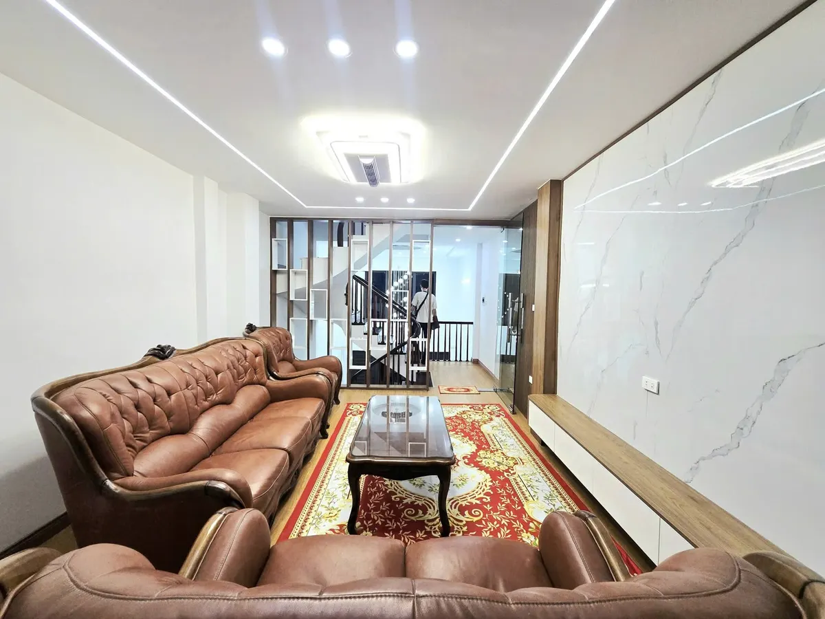 [245] BÁN NHÀ 5 TẦNG Ở NGAY TẠI PHÁO ĐÀI LÁNG NHÀ ĐẸP DÂN XÂY - NĂM TẦNG KIÊN CỐ - NỘI THẤT SANG XỊN - SỔ ĐỎ HOA KHÔI