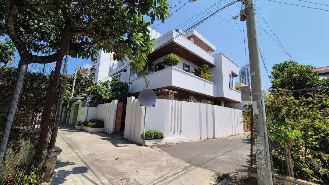 Căn Vila Góc 2 mặt tiền tâm huyết Thiết kế Sang trọng — Hiện Đại — P. Bắc Nha Trang.