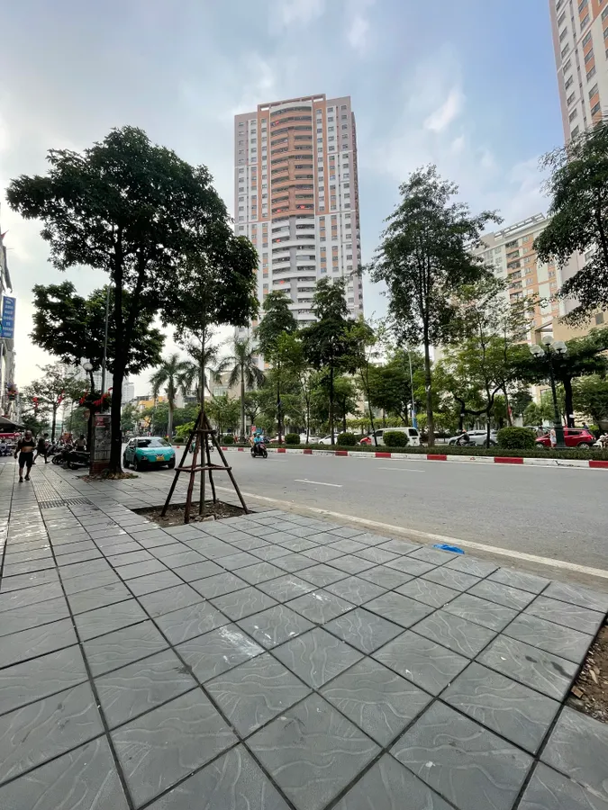 NHÀ MỚI TÂN MAI - 6 TẦNG THANG MÁY - NGÕ THÔNG KINH DOANH - ÔTÔ TRÁNH - SỔ ĐỎ HOA HẬU - FULL NÔI THẤT - Ở NGAY