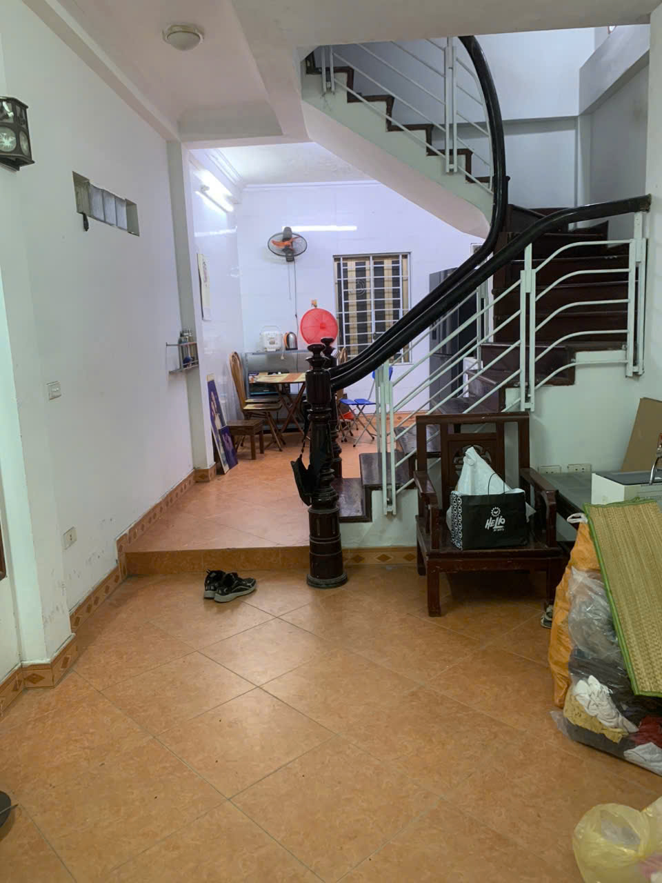 Cho thuê nhà riêng Mễ Trì Hạ, 3 tầng x 42m2, 3 ngủ, 2 vệ sinh 11 triệu