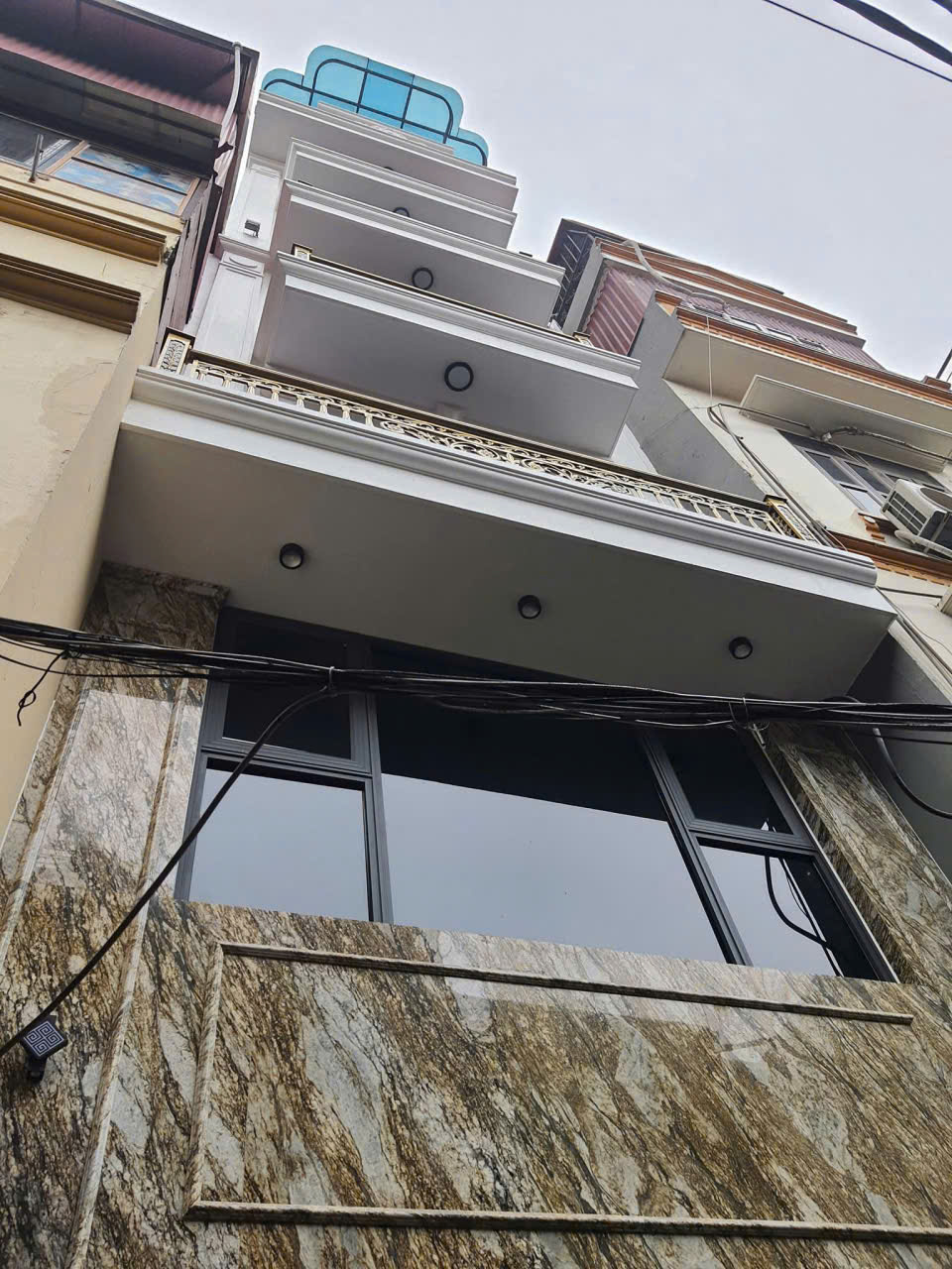 Cho thuê nhà 7 tầng Thang Máy Phương Mai ngay BV Da Liễu TW KD VP, onl, kết hợp ở gđ