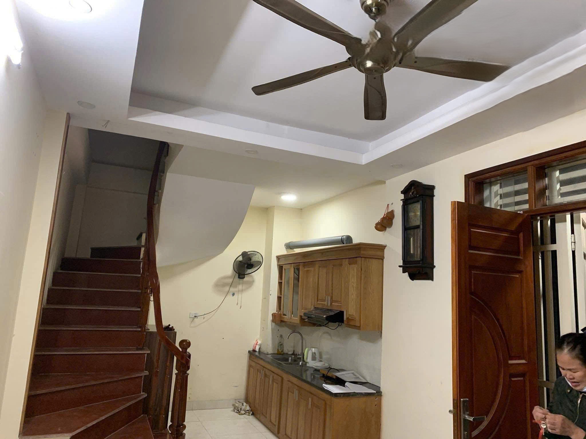 ngõ 64 Thanh Đàm, 35 m² x 4 tầng, 3 ngủ, 3 vệ sinh, 10 triệu