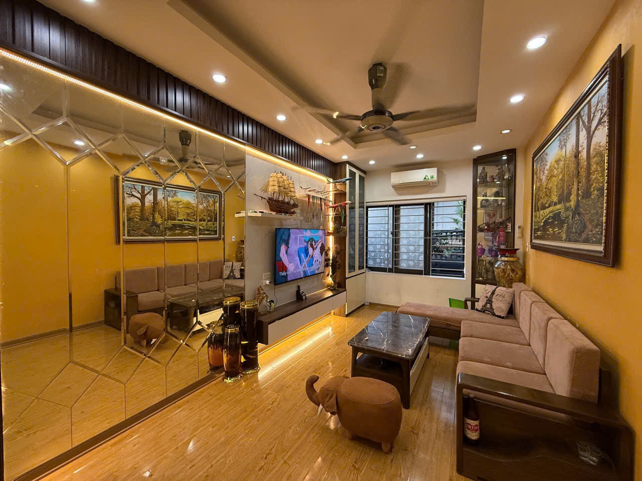 Cho thuê nhà nguyên căn ngõ 42 Thịnh Liệt, 40m² x 5 tầng, 3 phòng ngủ, 3 vệ sinh 13 Triệu