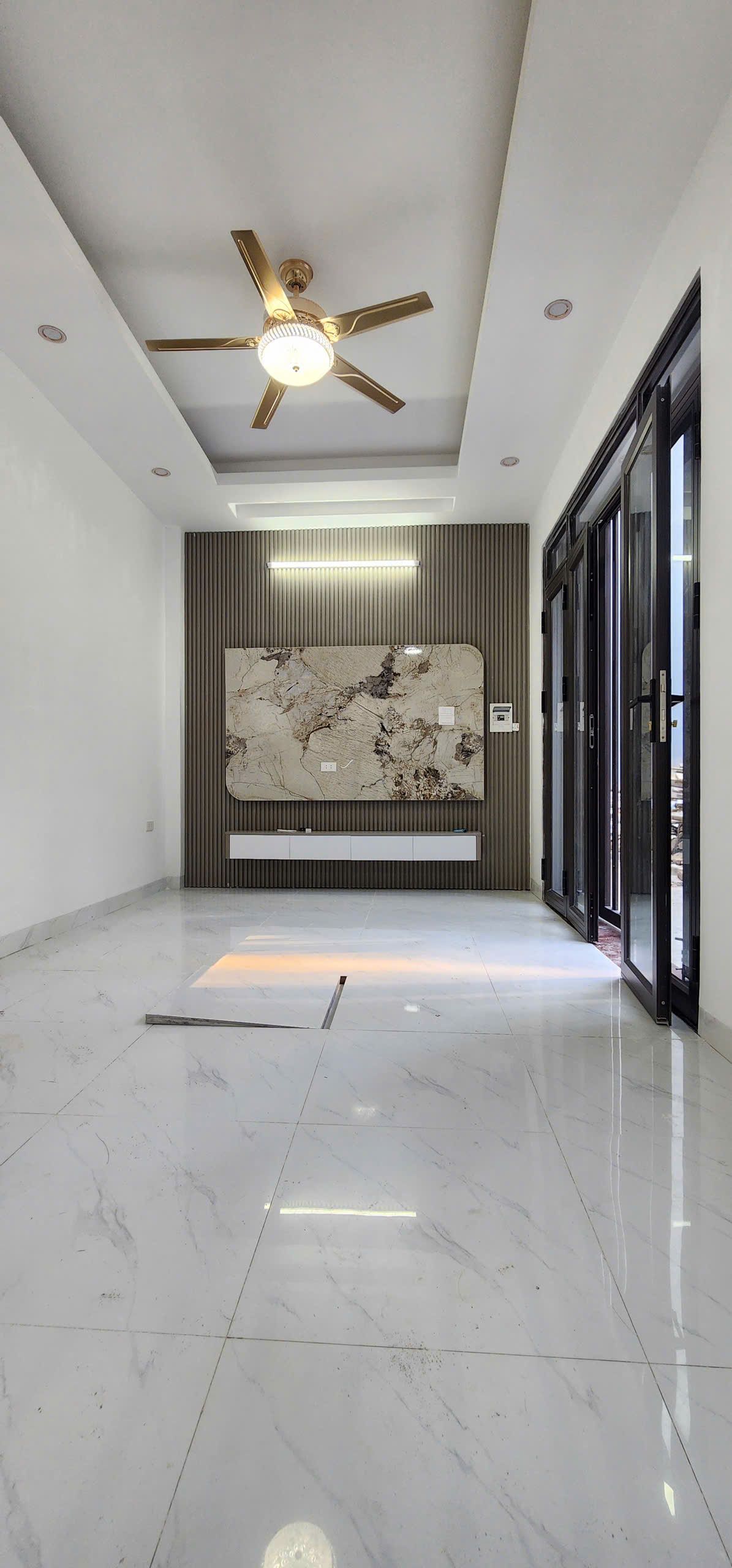 Bán nhà Đức Giang – Trung tâm Việt Hưng, Long Biên