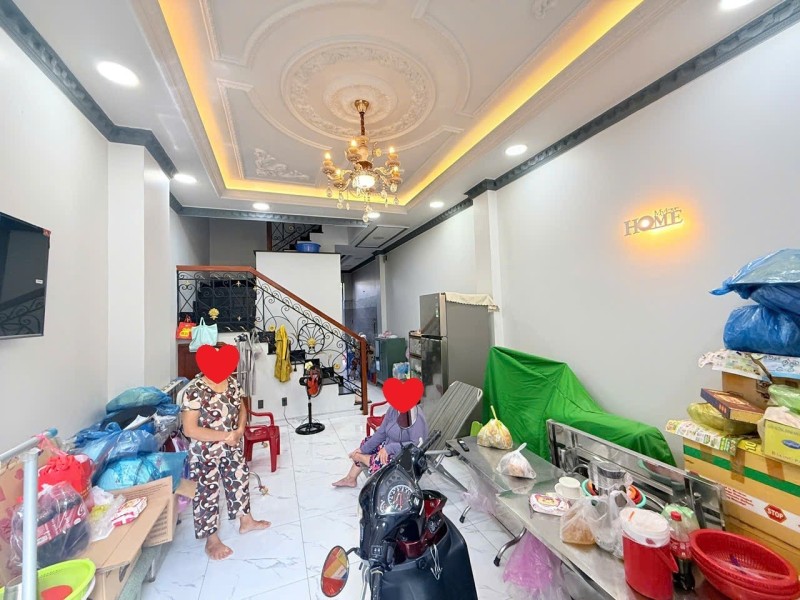 Bán nhà đường Hồ Văn Tư, Trường Thọ, Thủ Đức. DT 64 m2, 4 tầng, SH. Giá 7.9 tỷ. LH: 0933125879