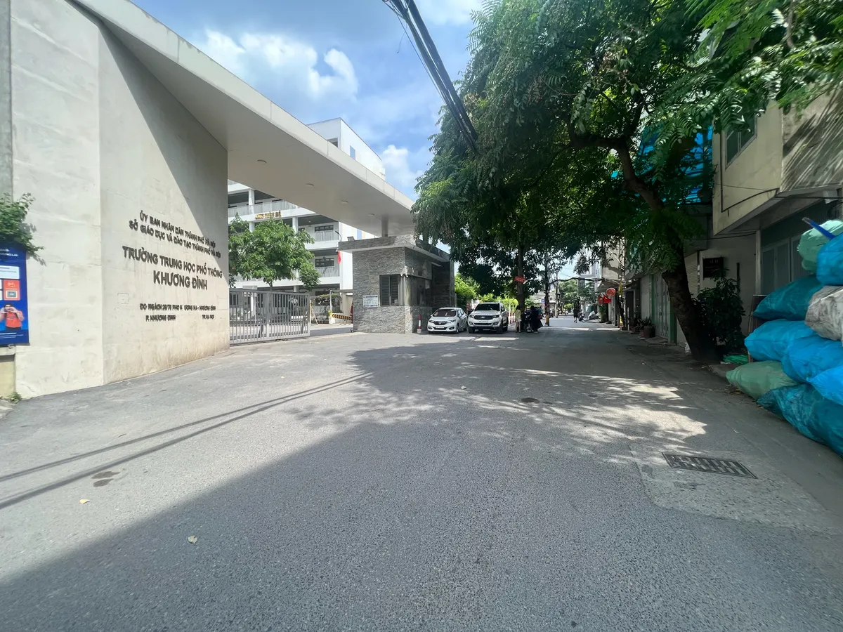 [213] NHÀ DÒNG TIỀN KHƯƠNG HẠ-VŨ TÔNG PHAN-7 PHÒNG KHÉP KÍN-DÂN XÂY-2 THOÁNG-10M RA Ô TÔ TRÁNH DỪNG ĐỖ