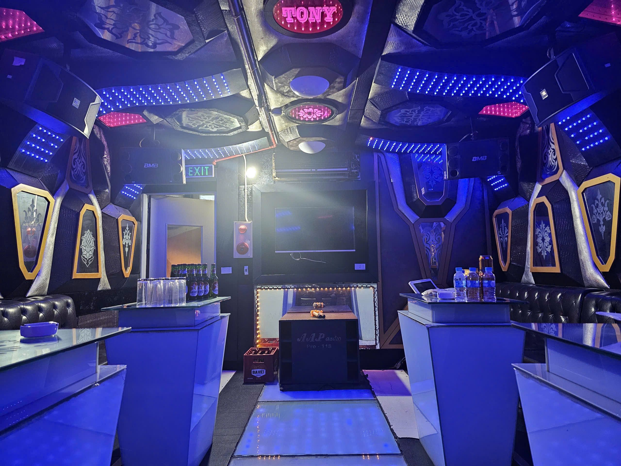 NGỌC LÂM 45M² – 6 TẦNG – THANG MÁY – Ô TÔ TRÁNH – KINH DOANH SẦM UẤT