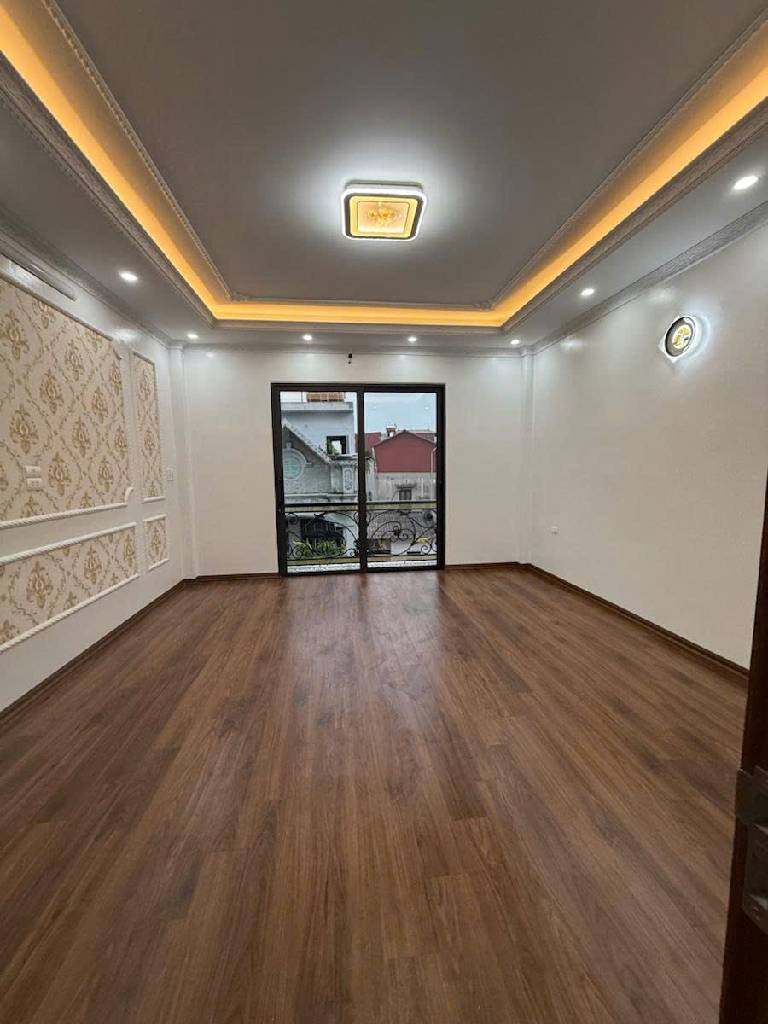 BÁN NHÀ NGUYỄN VĂN CỪ LONG BIÊN,OTO, DÃN XÂY,2 THOÁNG,NỞ HẬU,75M NHỈNH 11 TỶ(TL)