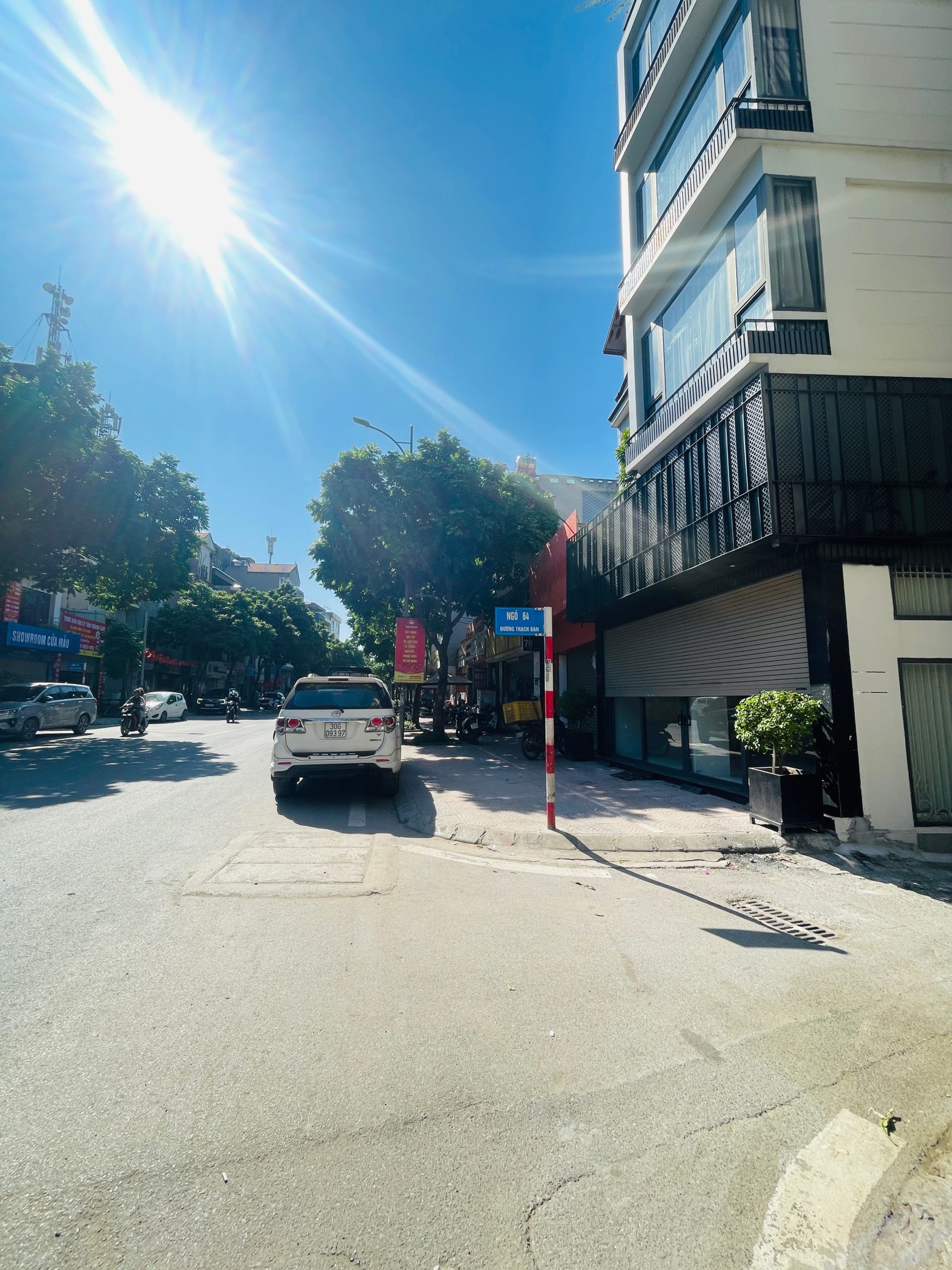 Thạch Bàn • 60m² • 7 tầng • MT 6.7m NHÀ ĐẸP 7 TẦNG THANG MÁY – VỊ TRÍ ĐẮC ĐỊA – PHỐ SẦM UẤT – VỪA Ở VỪA KINH DOANH ĐỈNH