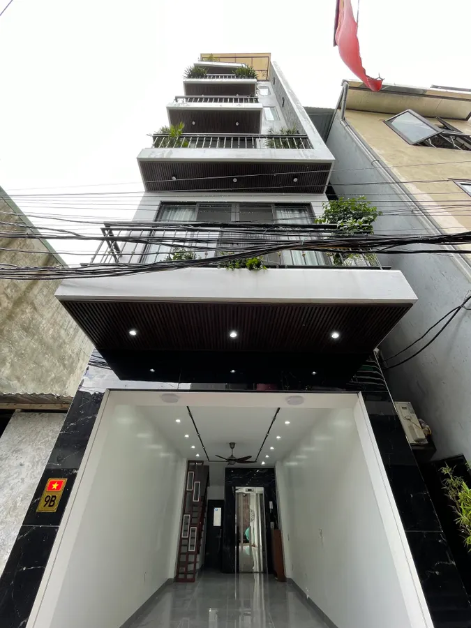 NHÀ MỚI Ô TÔ ĐỖ CỬA- VÀO NHÀ Phố Nguyễn Văn Linh 43 m2 6 tầng X 11.5 tỷ Long Biên Hà Nội.