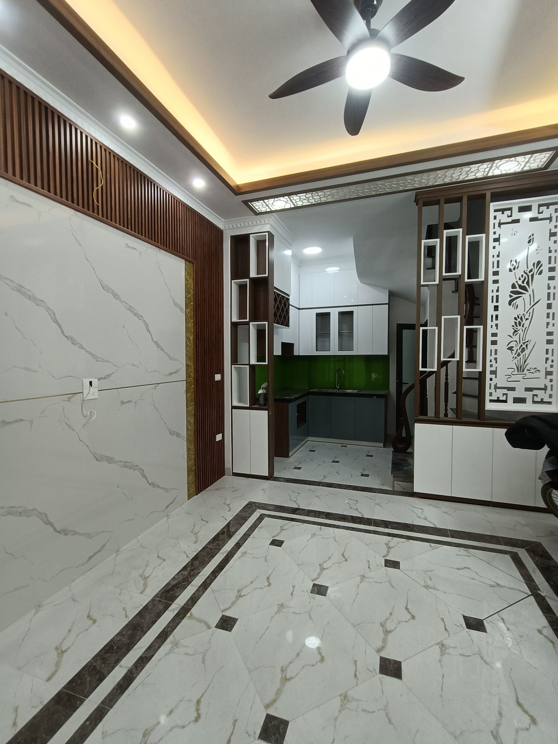 BÁN NHÀ NGÔ GIA TỰ – 30M² – 5 TẦNG – NHÀ MỚI KOONG – 2 MẶT THOÁNG – 10M RA Ô TÔ TRÁNH – Ô TÔ ĐỖ CỬA