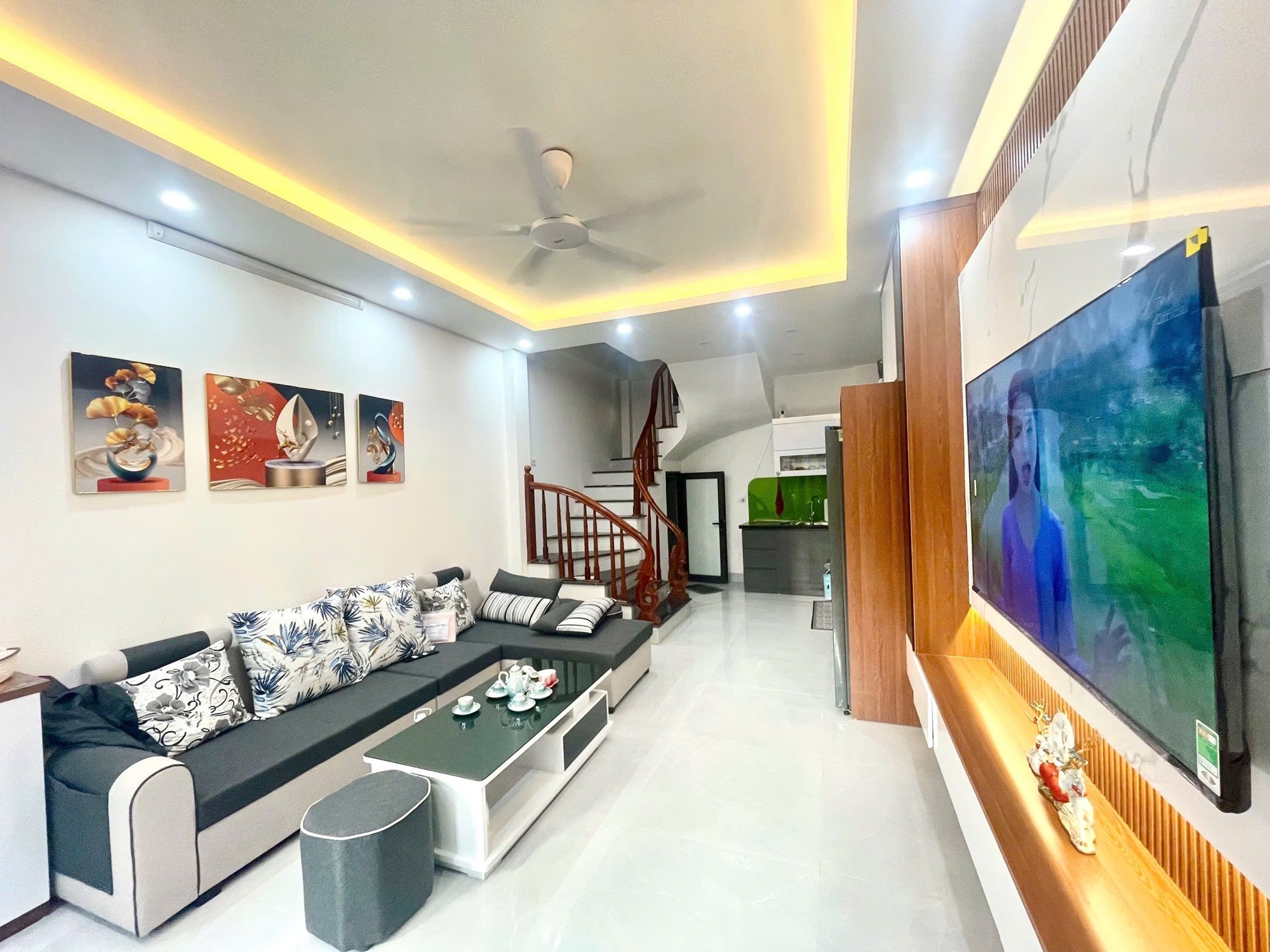 Bán Nhà Ngọc Trì 40m², 5 Tầng – Lô Góc 4 Mặt Thoáng, Full Nội Thất, Xách Vali Về Ở Ngay!