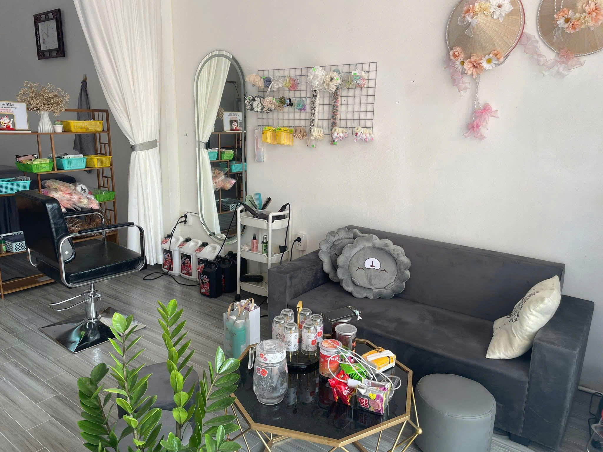 NHƯỢNG LẠI CỬA HÀNG NAILS - MI - GỘI ĐẦU