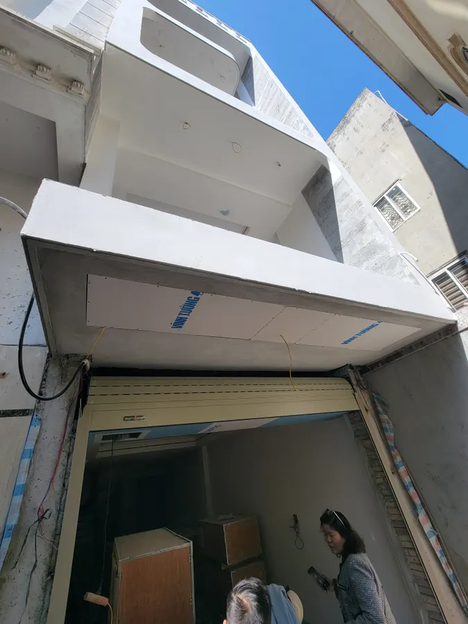 NHÀ MỚI 6 Tầng -thang máy- ô tô đỗ cửa Phố Chu Huy Mân 45m2 X 8.9 tỷ Long Biên.