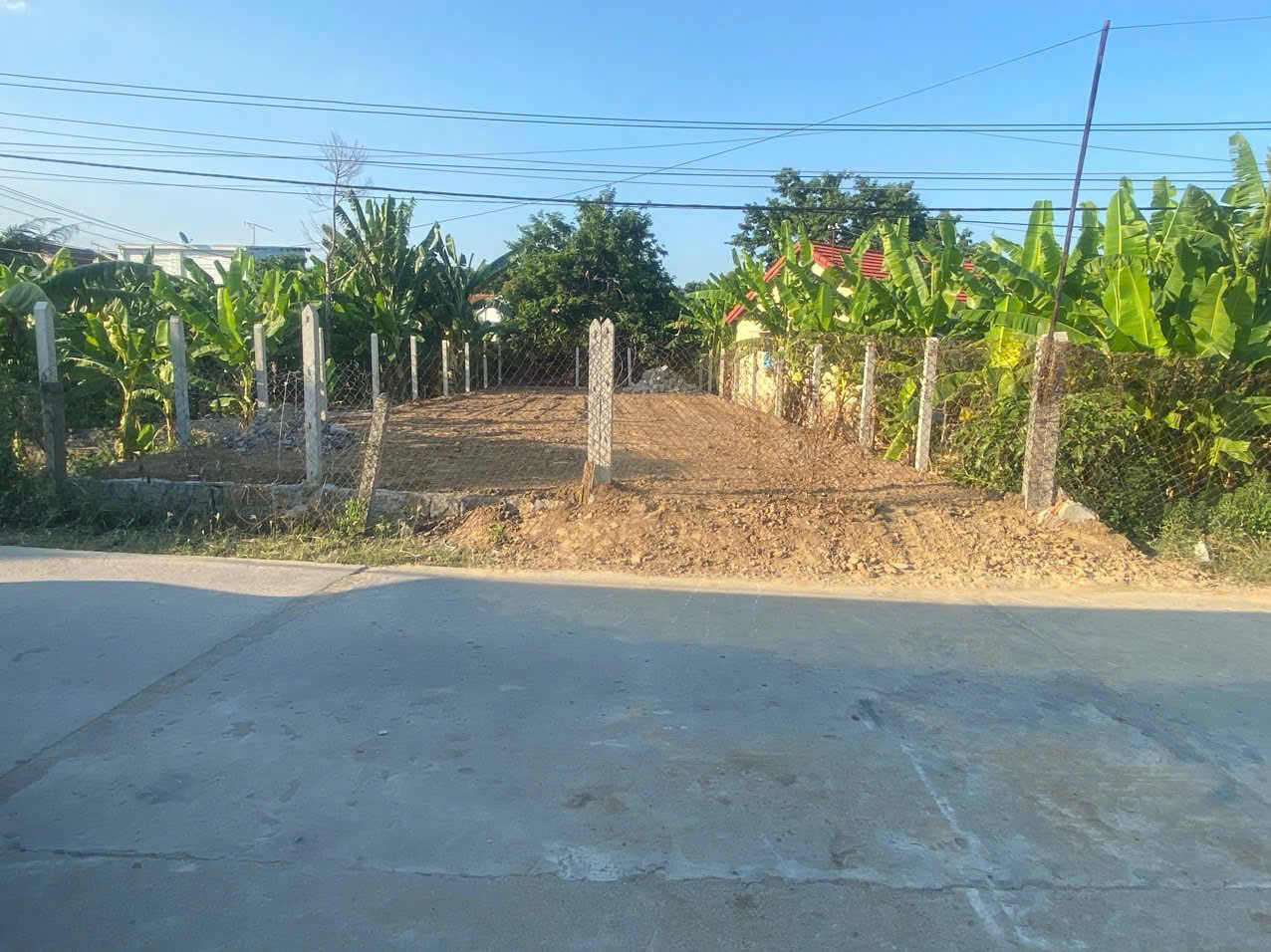 Diên An Ngang 9m Gần Như Full Thổ Cư Mặt Tiền Đường Bà Đội đường đẹp dân đông Chủ cần bán Lô Đất Diên An - Diên Khánh