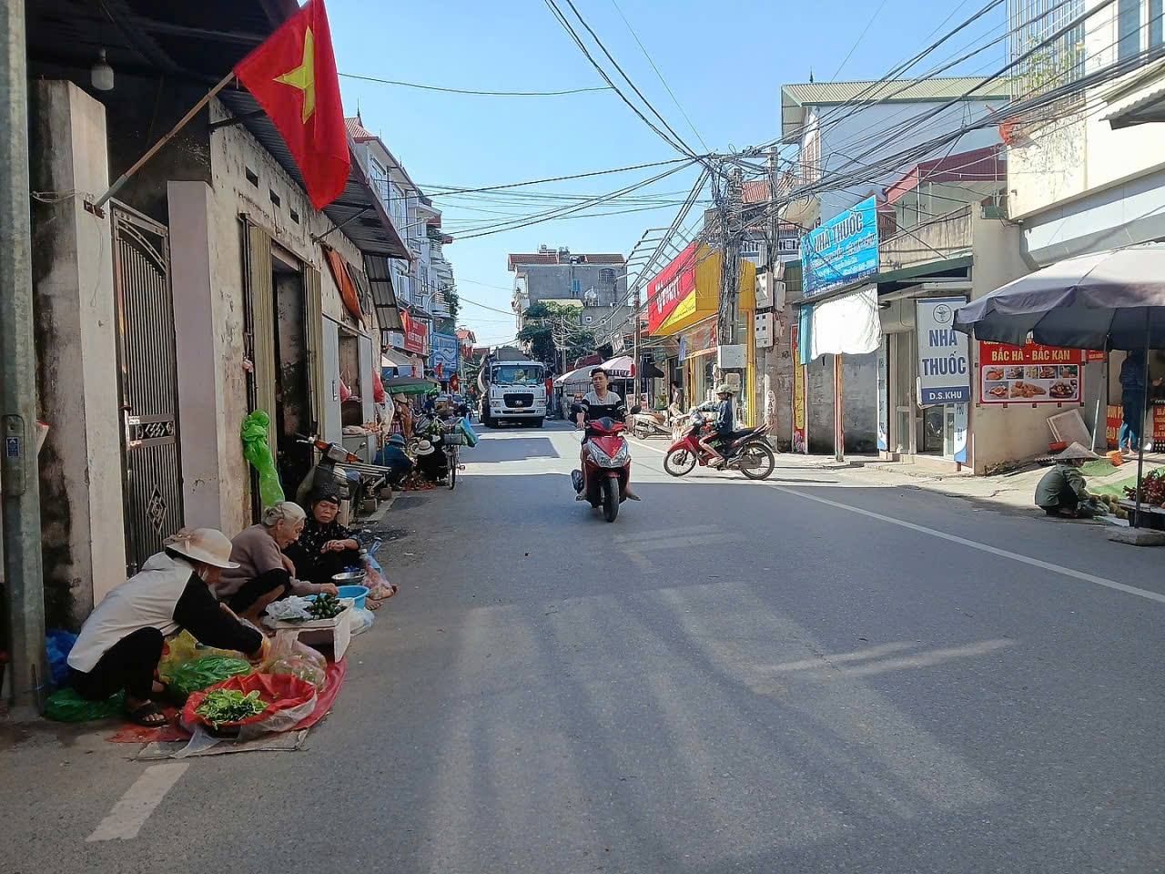 CC EM CẦN BÁN CĂN NHÀ 4 TẦNG MỚI TINH - ĐỨC THƯỢNG - HOÀI ĐỨC - HÀ NỘI. 44M Ô TÔ LÙI TẬN CỬA. 150M RA TỚI ĐƯỜNG