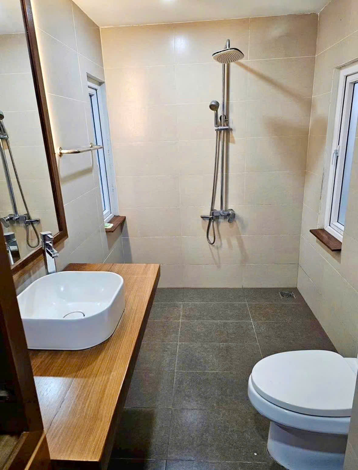 Bán nhà 4 tầng đường Nguyễn Đình chiểu , Nha Trang Đường hiện trạng 20 vị trí đối diện đại học Nha Trang , đại học