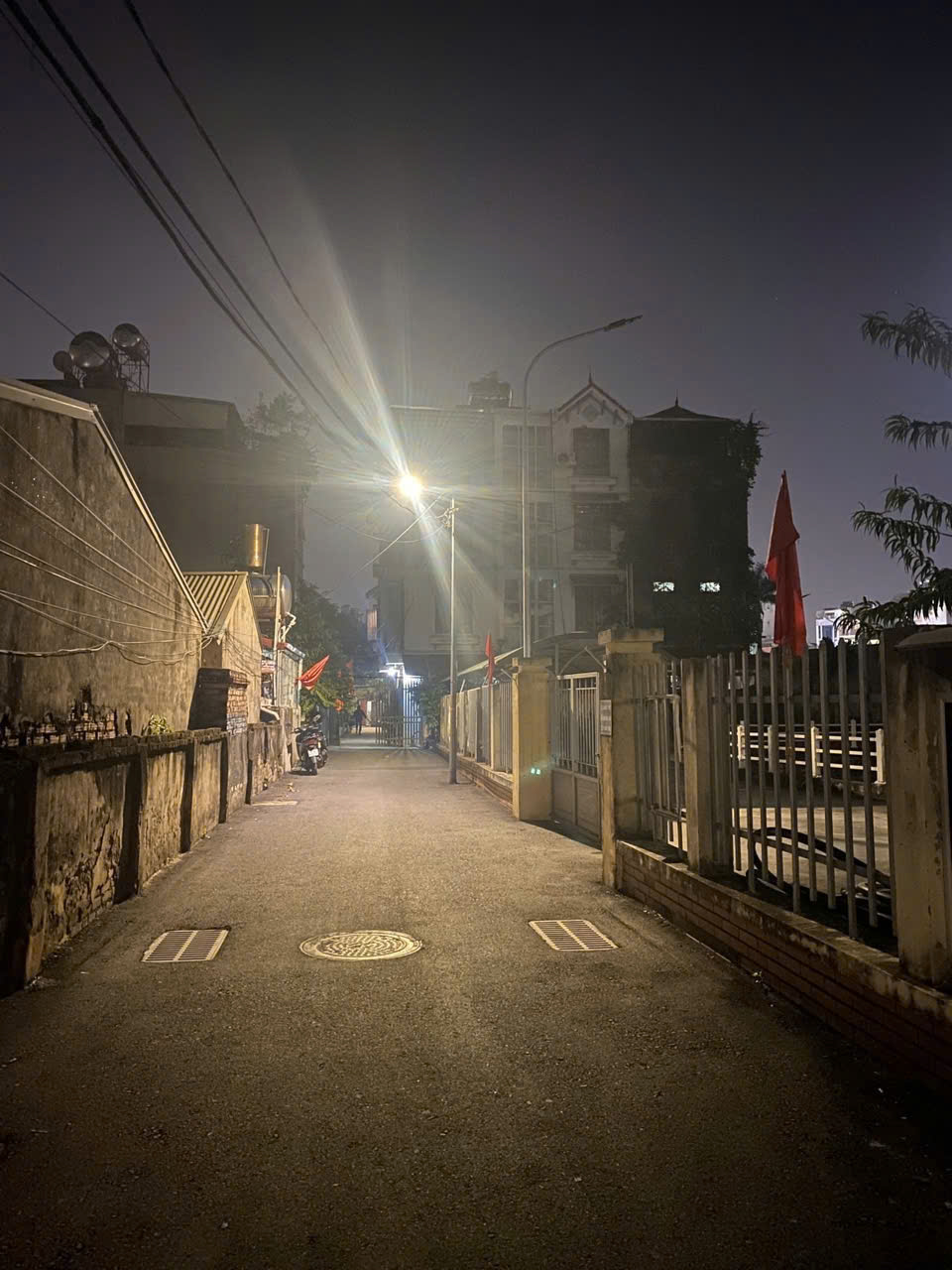 HÀNG FO CHO CÁC NHÀ ĐÀU TƯ XÂY CCMN ĐÂY Ạ . BẮC TỪ LIÊM .DIỆN TÍCH 109.5M .LÔ GÓC .NGÕ RỘNG . Ô TÔ TRÁNH . GIÁ CÔNG