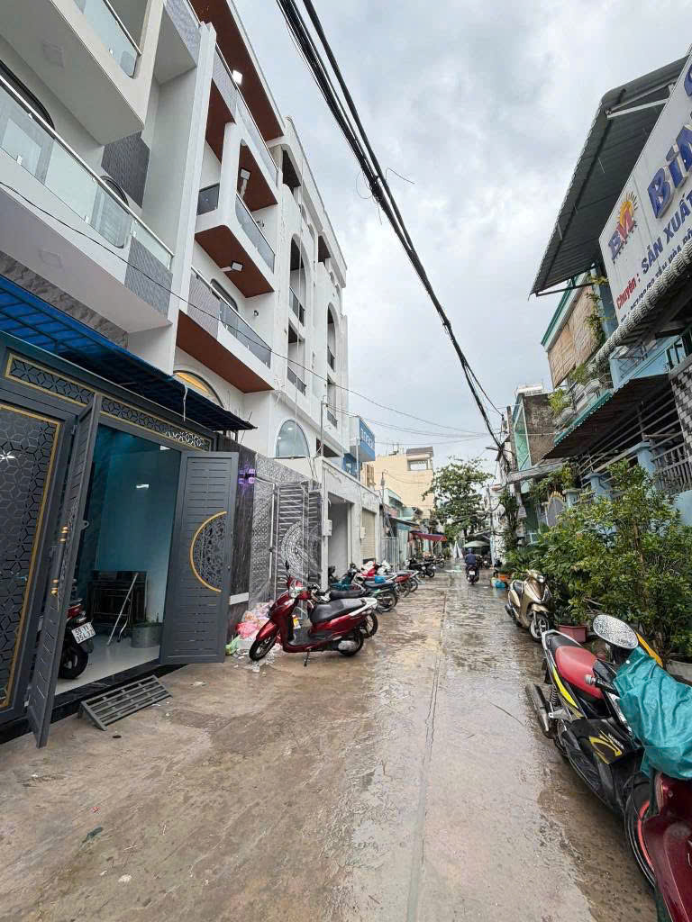 HẺM XE HƠI - TÂN HÒA ĐÔNG - 5 TẦNG - 69M2 - 5PN - FULL NỘI THẤT - GIÁP QUẬN 6 - BÌNH TÂN - GIÁ 8.x TỶ TL