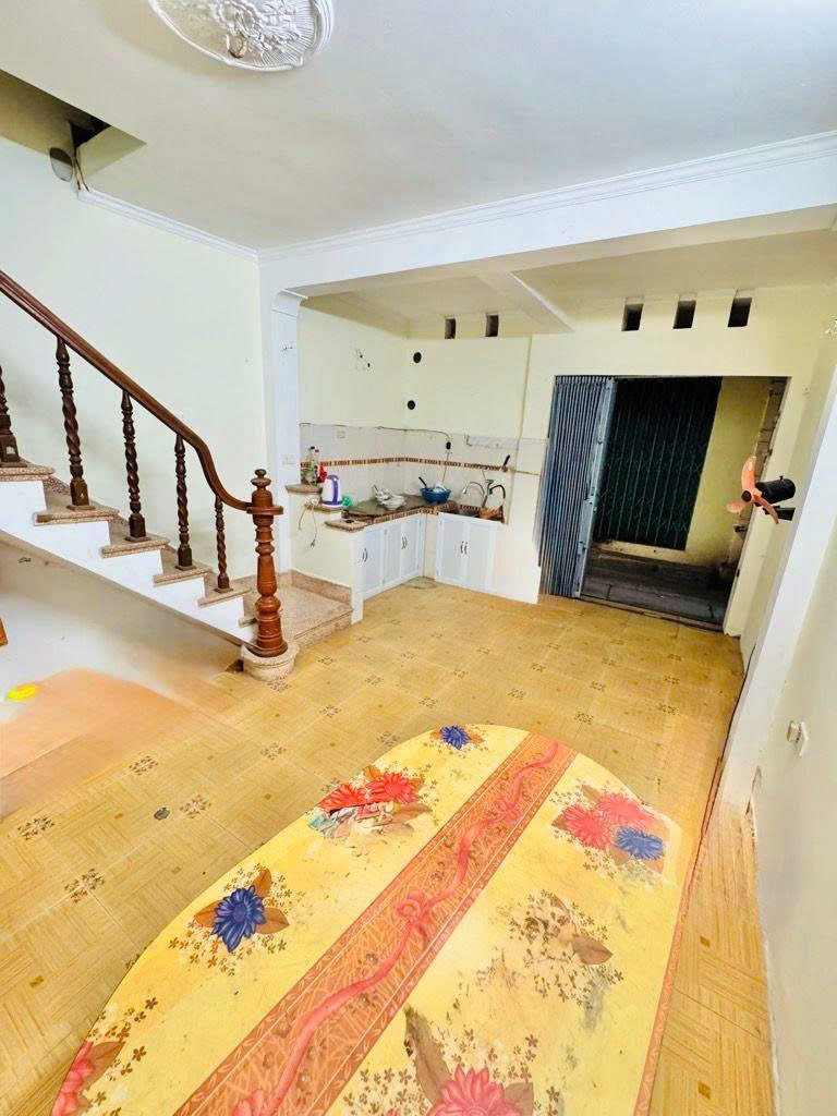 3.2 tỷ bán nhà 4 tầng ngõ thông đường hoàng mai