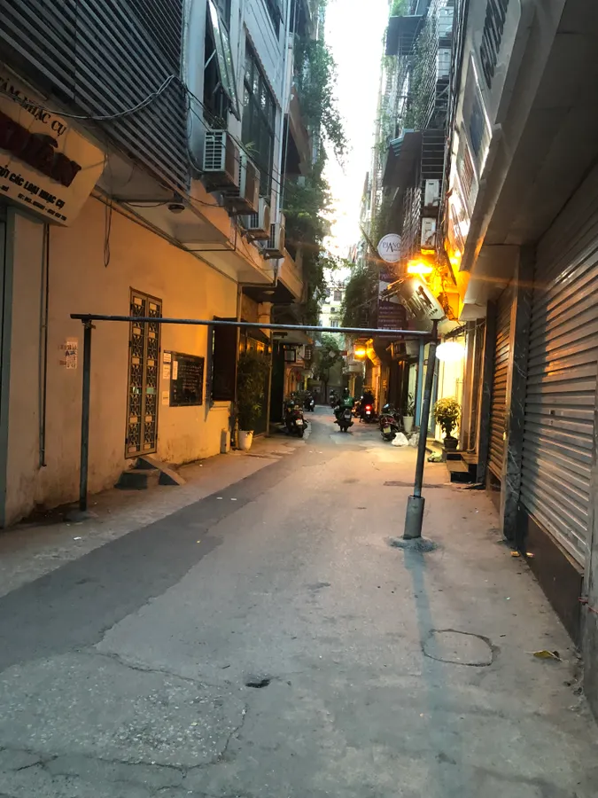 [171] MẢNH ĐẤT VÀNG TRONG LÀNG ĐẦU TƯ TẠI HÀO NAM, TT ĐỐNG ĐA- LÔ GÓC - 2 MẶT TIỀN KHỦNG - Ô TÔ VÀO NHÀ - SỔ VUÔNG.