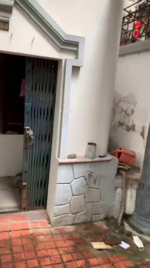 17.11.25.1. Bán nhà gần CV Bách Thảo, view hồ điều hòa, dt 150m2 có sân vườn, thoáng mát, MT khủng gần 13m