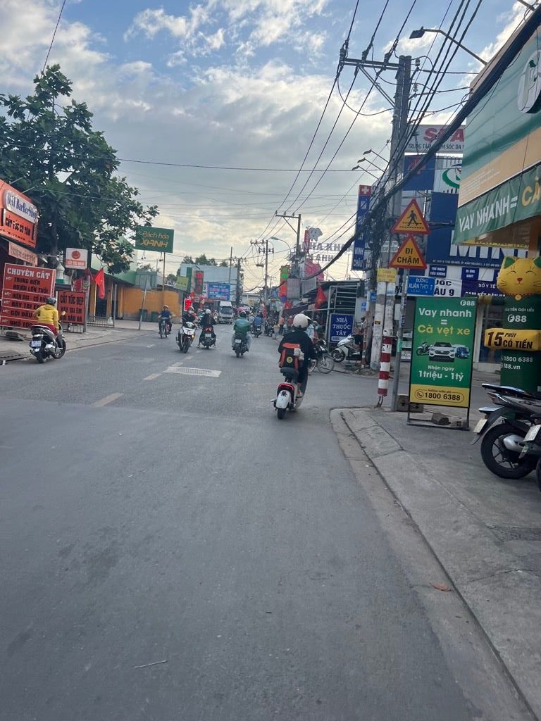 Bán nhà mặt phố Xuân Thới 2, Hóc Môn. DT: 1350m2, SHR, Giá: 25 tỷ.