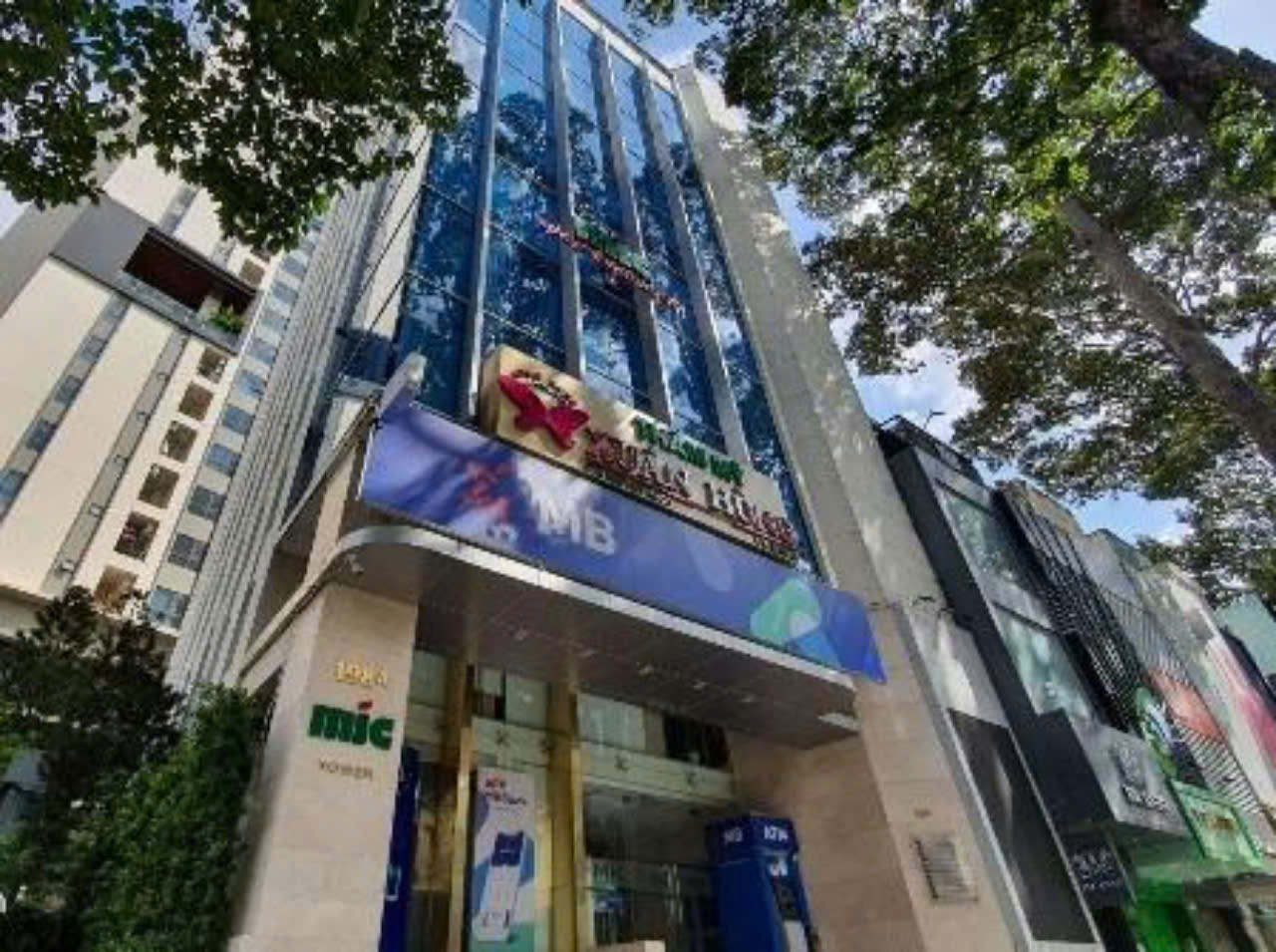 Siêu Phẩm Tòa Nhà 9 Tầng Mặt Phố Đền Lừ, View Hồ Thang Máy, Lô Góc KD Đỉnh, 90m2 Gía 56,9 Tỷ.